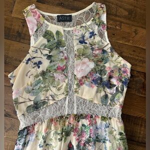 ASTR floral dress with sheer lace details size Small